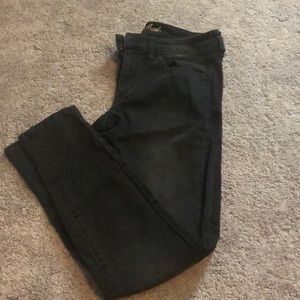 Black jeans, mid rise